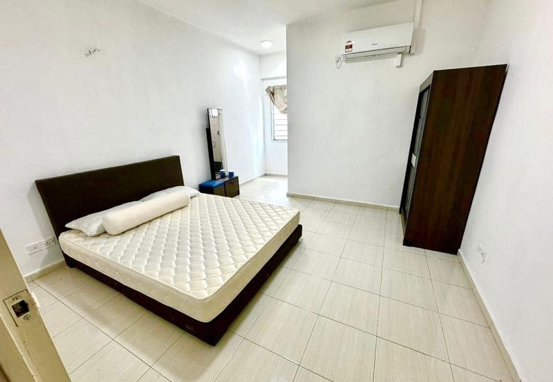 Bangunan Duta Impian (The Embassy Suites)