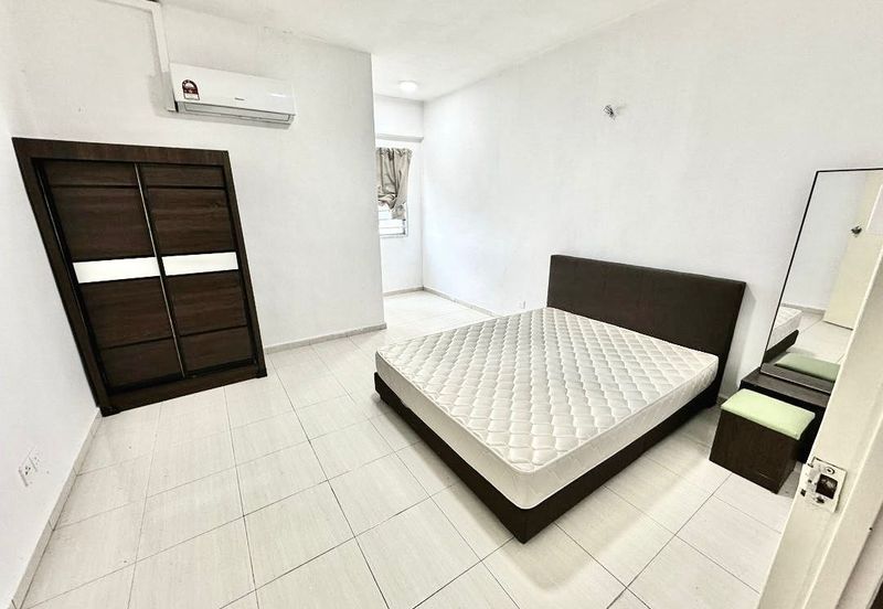 Bangunan Duta Impian (The Embassy Suites)