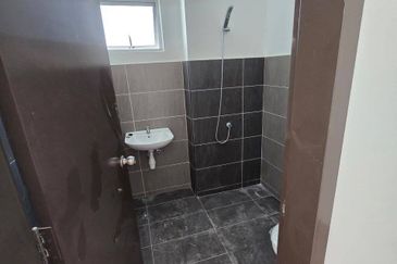 Citrine Hills, Kangkar Pulai | 2-Storey Terrace House for Sale