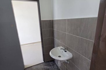 Citrine Hills, Kangkar Pulai | 2-Storey Terrace House for Sale