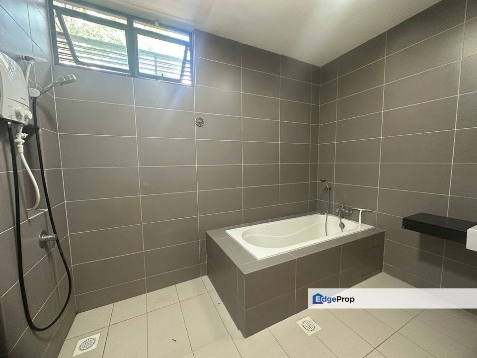 📍Senibong Wateredge Residence@Permas Jaya * Double Storey Cluster * 4+1 Bedrooms 4 Bathrooms * Partial Furnished ( Aircond, curtain, refrigerator, wa, Johor, Masai