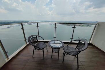 Bay Laurel @ Country Garden Danga Bay