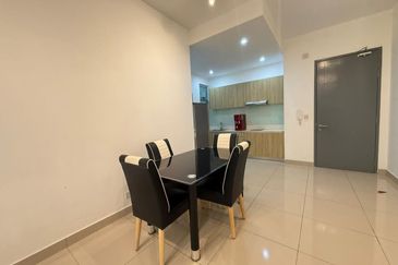 Meridin Bayvue Apartment