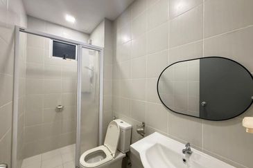 Meridin Bayvue Apartment