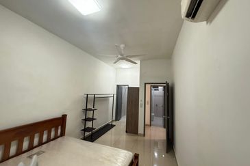 Meridin Bayvue Apartment