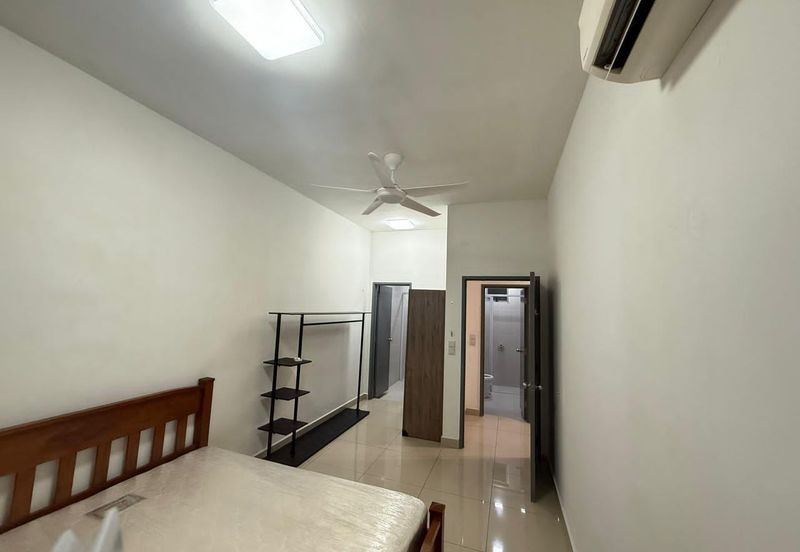 Meridin Bayvue Apartment