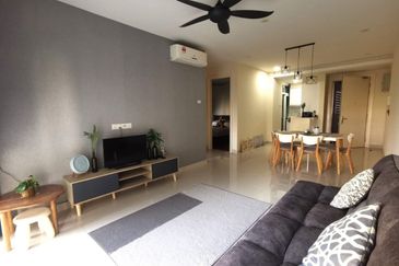 1Medini & Medini Signature