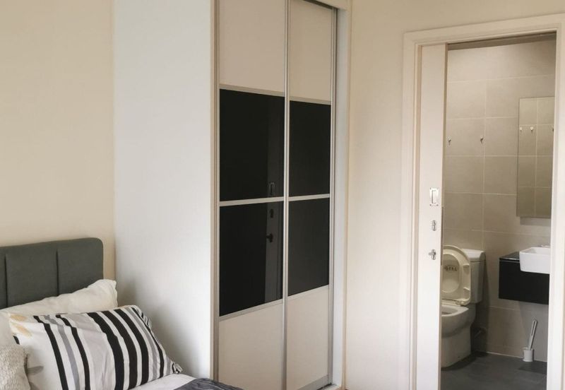 1Medini & Medini Signature