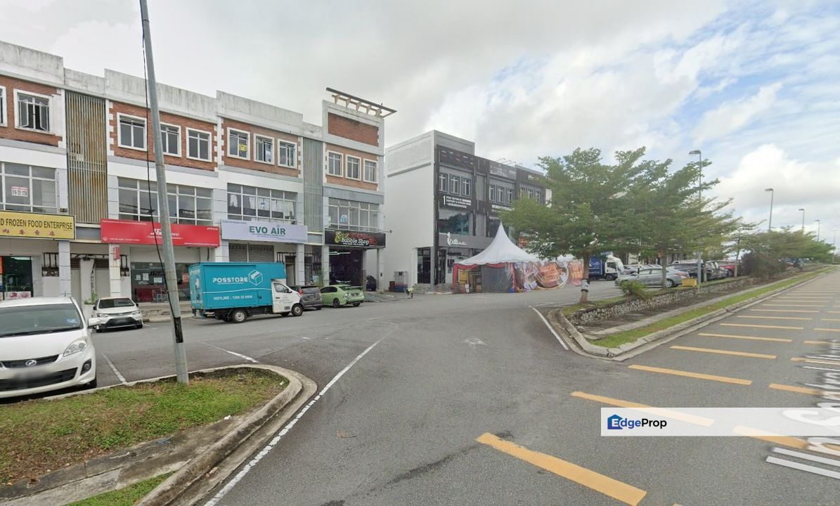 END LOT SHOP Taman Nusa Sentral - Three storey shoplot - TENANTED , Johor, 