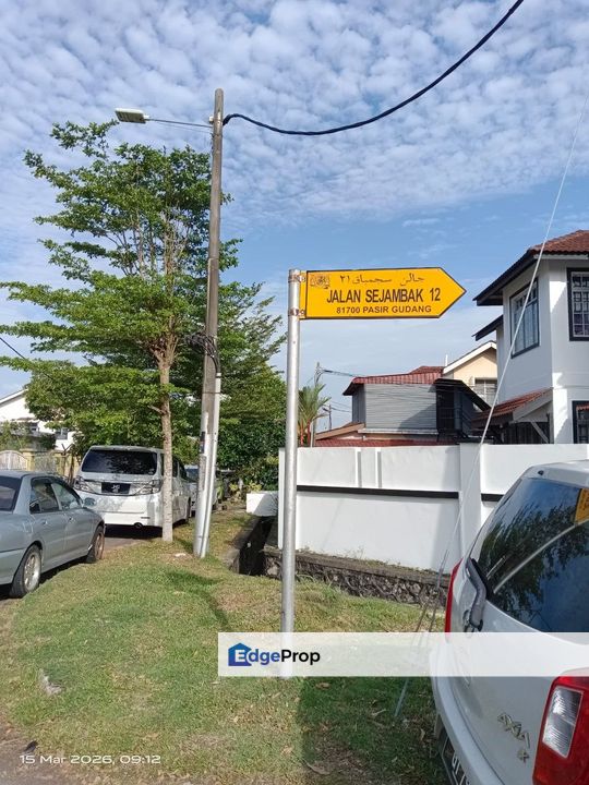 No. 3, Jalan Sejambak 12, Taman Bukit Dahlia, 81700 Pasir Gudang, Johor A Renovated Double Storey Terrace House, Johor, Pasir Gudang