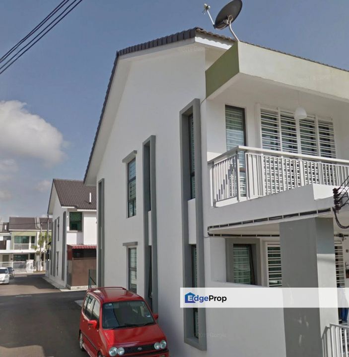 No. 14, Jalan Tiram 1/22, Bandar Tiram, 81800, Ulu Tiram, Johor  Double Storey Terrace House (End Lot) 4 Beds 3 Baths, Johor, Ulu Tiram