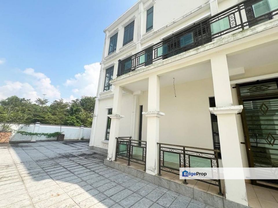 Laguna Heights  Taman Laguna nearby taman perling - 3 stry Bungalow Private Service Lift • Private Carpark, Johor, Johor Bahru