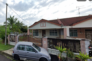Bank Lelong Terrace Corner House : 2, JALAN MUTIARA 6, TAMAN DAIMAN JAYA, 81900, KOTA TINGGI, Johor