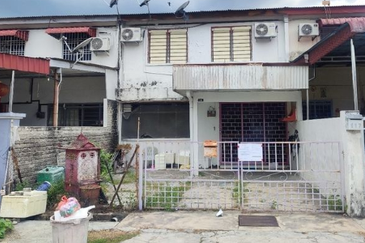 Bank Lelong Terrace House : 116, Jalan Besar, Taman Bintang, 34900, Pantai Remis, Perak