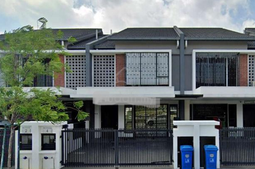 Bank Lelong Terrace House : 4, Jalan Cassia U17/68B, Elmina West, Seksyen U17, 40160, Shah Alam, Selangor