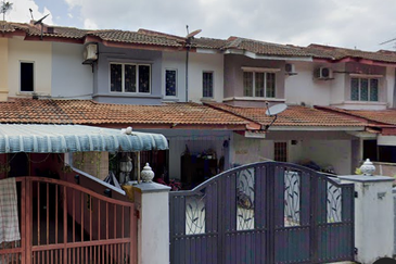 Bank Lelong Terrace House : 4, JALAN PERSIARAN DESA PUTERI 6, DESA PUTERI, BANDAR TASIK PUTERI, 48000, RAWANG, Selangor