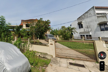 Bank Lelong Bungalow House : No. 42,, Persiaran Halia 1, 10470, Tanjung Tokong, Pulau Pinang