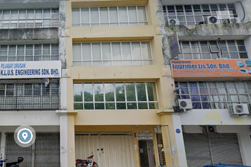 Bank Lelong Shop office : No. 31, Jalan Bandar Empat Belas, Pusat Bandar Puchong, 47160, Puchong, Selangor