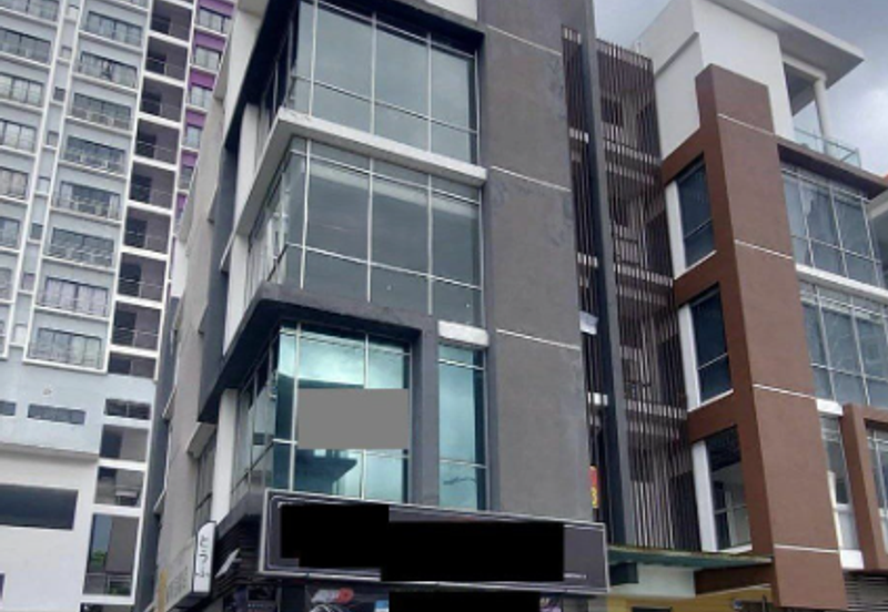 Bank Lelong Shop office : No. 33, Pusat Komersial Equine, Jalan Equine 1G, Taman Equine, Bandar Putra Permai, 43300, Seri Kembangan, Selangor