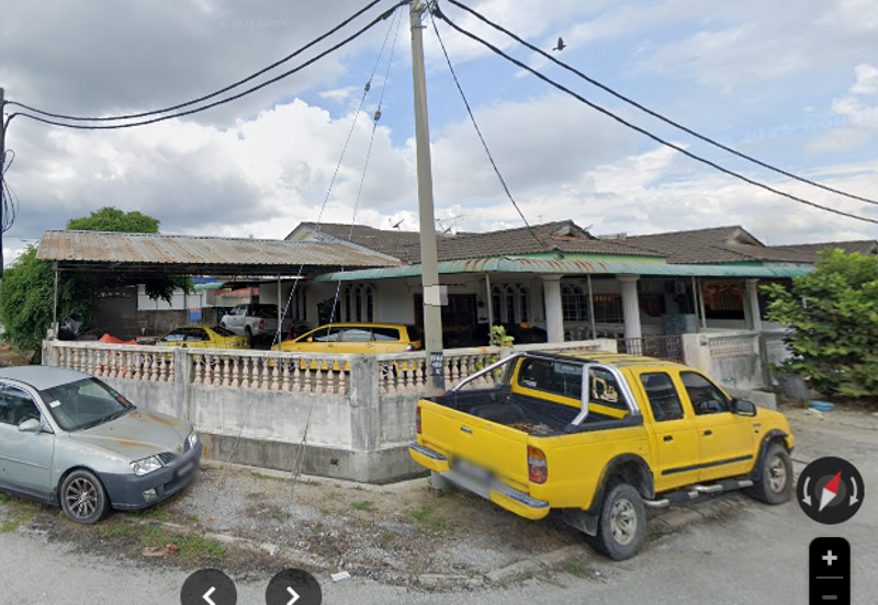 Bank Lelong Terrace House : No. 230, Lorong 8, Taman Intan Mas 3, 36000, Teluk Intan, Perak