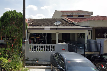Bank Lelong Terrace House : No. 16, Jalan SS 5C/1A, Kelana Jaya, 47301, Petaling Jaya, Selangor