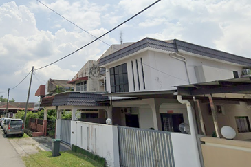 Bank Lelong Terrace House : No.63, Jalan Meribut, Taman Nira, 83000, Batu Pahat, Johor