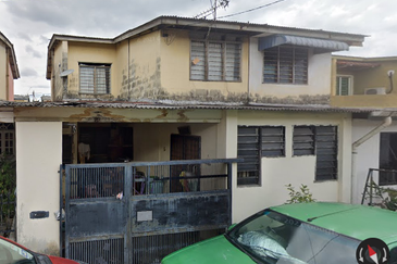 Bank Lelong Terrace House : 5, Pintasan Bahagia 5, Bayan Baru, 11900 Bayan Lepas, Pulau Pinang