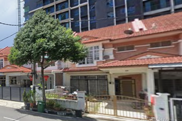 Bank Lelong Terrace House  :  52, Jalan Bukit Belah 2, 11920, Bayan Lepas, Pulau Pinang