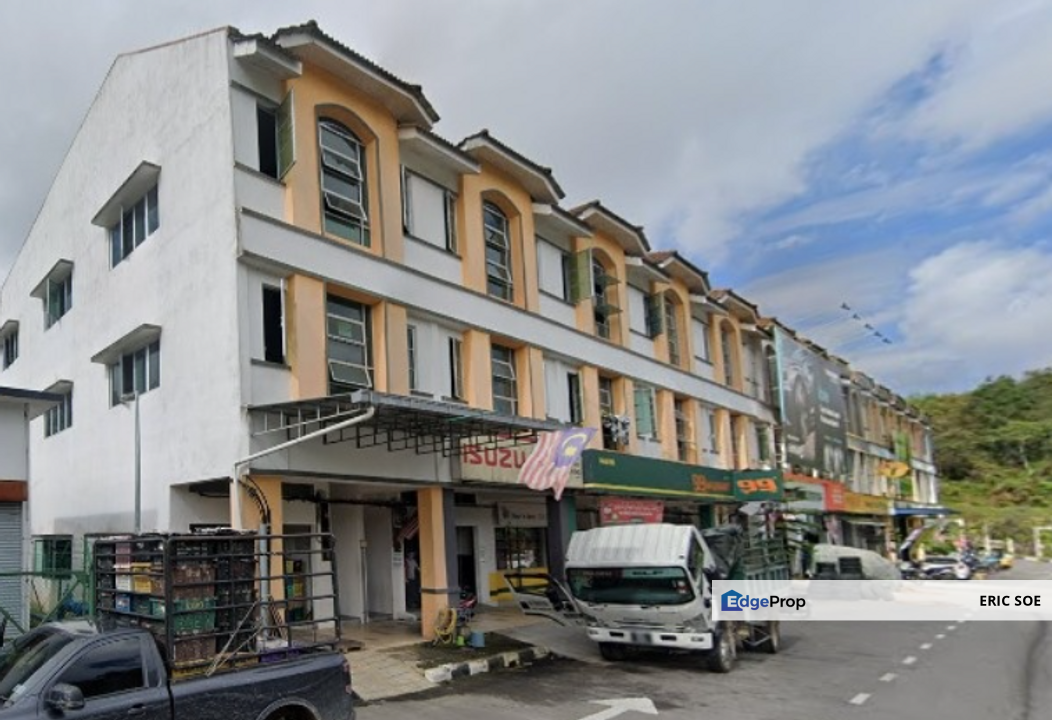 Bank Lelong Shop Office House 27, 27A & 27B, Persiaran Oriental Lily 1, Taman Oriental Lily, 39100, Tringkap, Pahang, Pahang, Triang