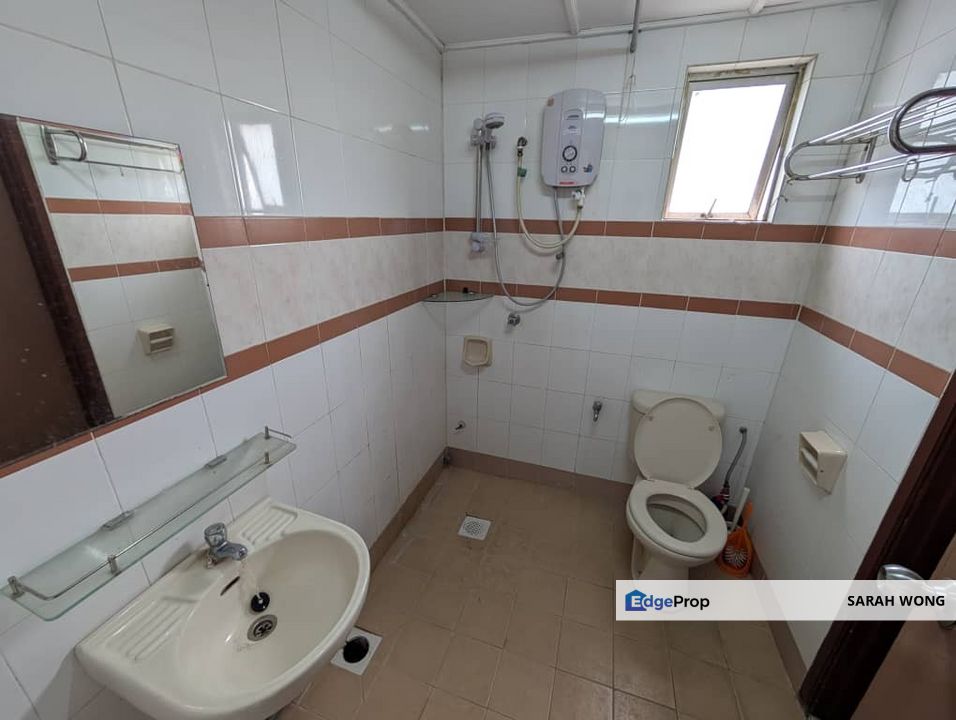 Subang USJ 19 Rhythm Avenue walk distance to Kelana LRT Line (Offer Good Price with 2Room 1Bath ), Selangor, USJ