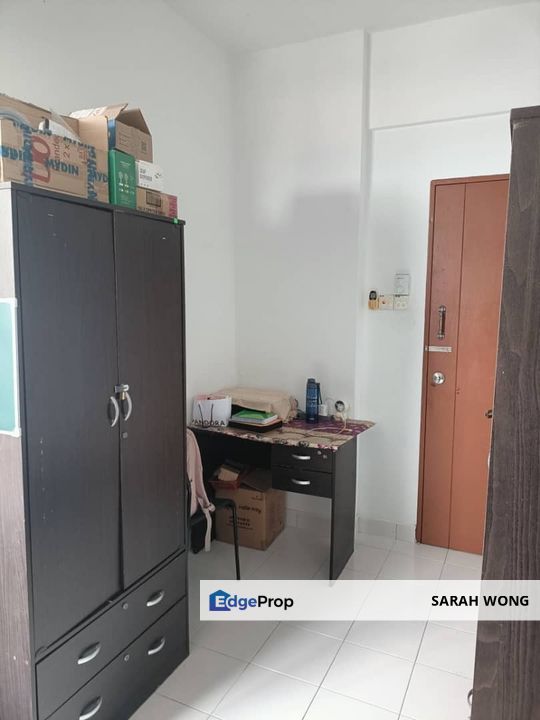 Subang SS15 -Female Master Bedroom with Private Bathroom and Fully Furnished , Selangor, Subang Jaya