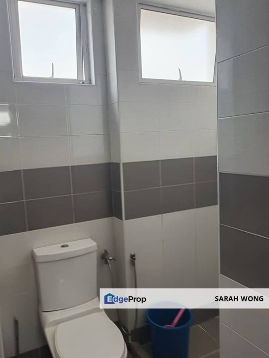 Subang SS15 -Female Master Bedroom with Private Bathroom and Fully Furnished , Selangor, Subang Jaya