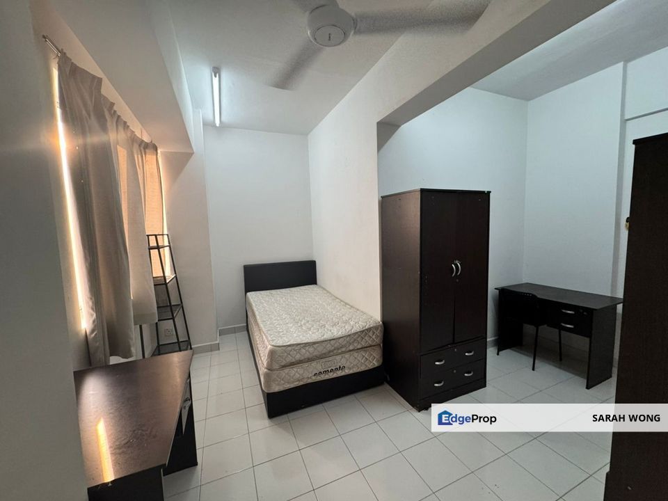 Master Bedroom @ Subang SS15 ( Fully Furnished with WIFI & Attached Private Bathroom ) , Selangor, Subang Jaya