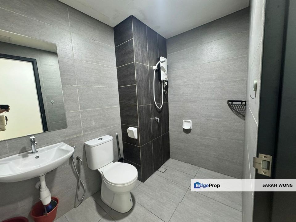 Edumetro Studio Room with WIFI , Microwave , Fridge , Attached Bathroom , Selangor, USJ