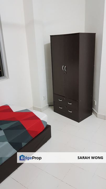 Single room Free Wifi , fully furnished , near INTI and LRT Station , Selangor, Subang Jaya