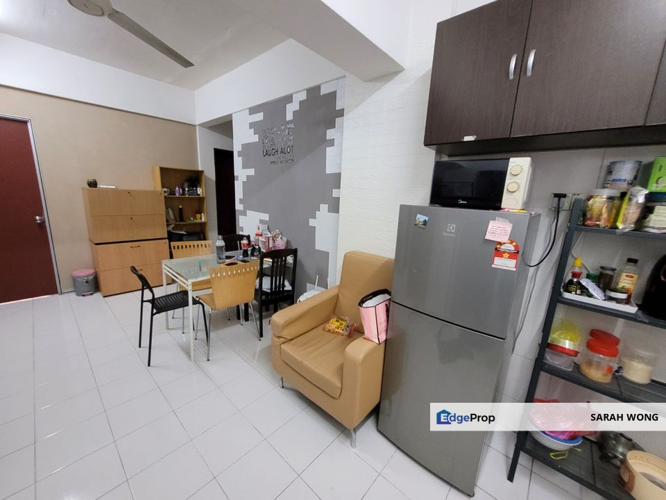 Single room Free Wifi , fully furnished , near INTI and LRT Station , Selangor, Subang Jaya