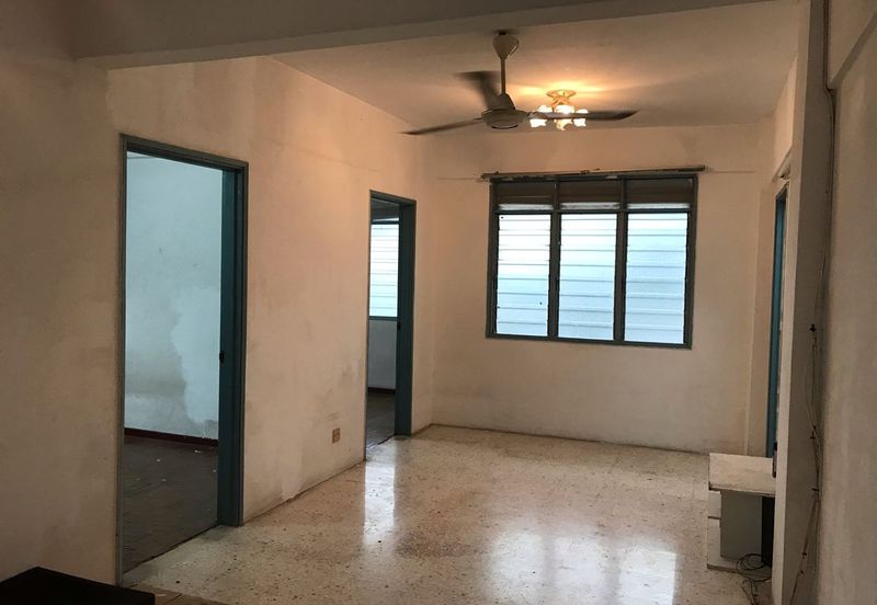 Dahlia Apartment, Putra Perdana