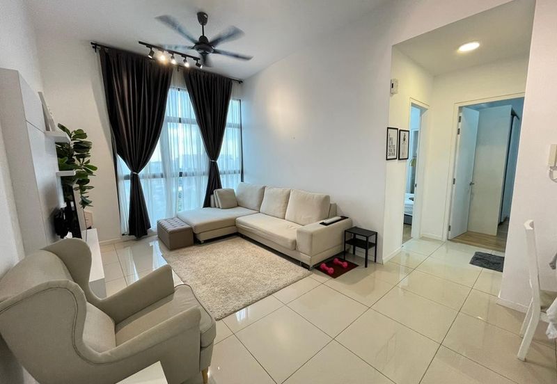 Waltz Residences Premium Renovation Unit for SALES ( 4Room + 4Bath + 2Carpark ) FREEHOLD   