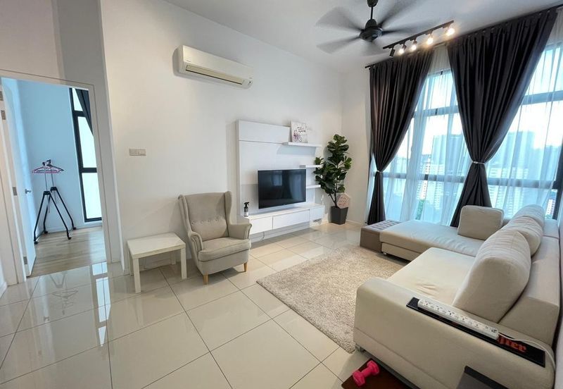 Waltz Residences Premium Renovation Unit for SALES ( 4Room + 4Bath + 2Carpark ) FREEHOLD   