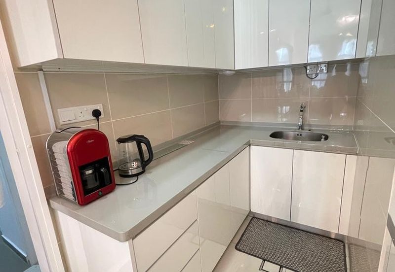 Waltz Residences Premium Renovation Unit for SALES ( 4Room + 4Bath + 2Carpark ) FREEHOLD   