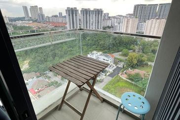 Waltz Residences Premium Renovation Unit for SALES ( 4Room + 4Bath + 2Carpark ) FREEHOLD   