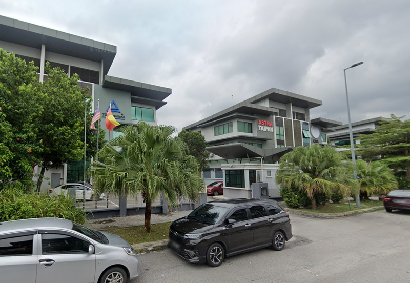3 Storey Semi-D Factory for RENT, Metropolitan Business Park, Bukit Jelutong, Shah Alam