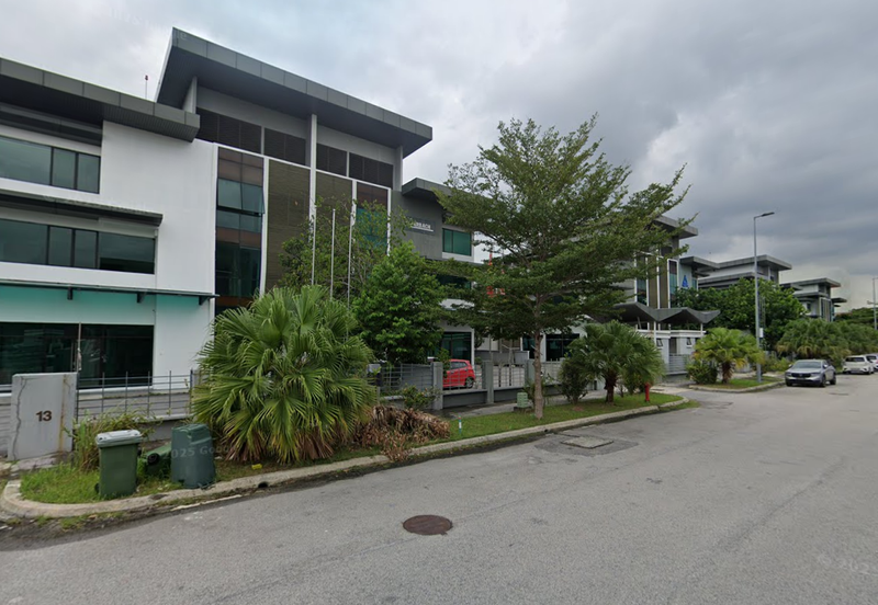 3 Storey Semi-D Factory for RENT, Metropolitan Business Park, Bukit Jelutong, Shah Alam