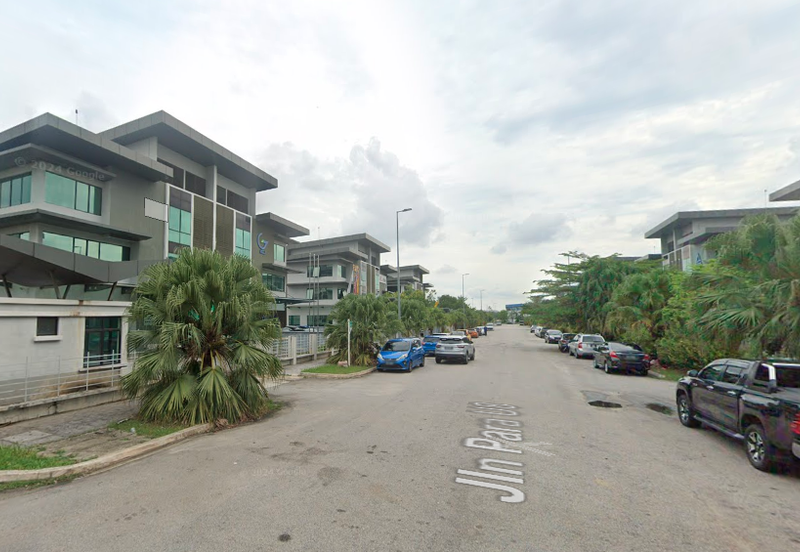 3 Storey Semi-D Factory for RENT, Metropolitan Business Park, Bukit Jelutong, Shah Alam