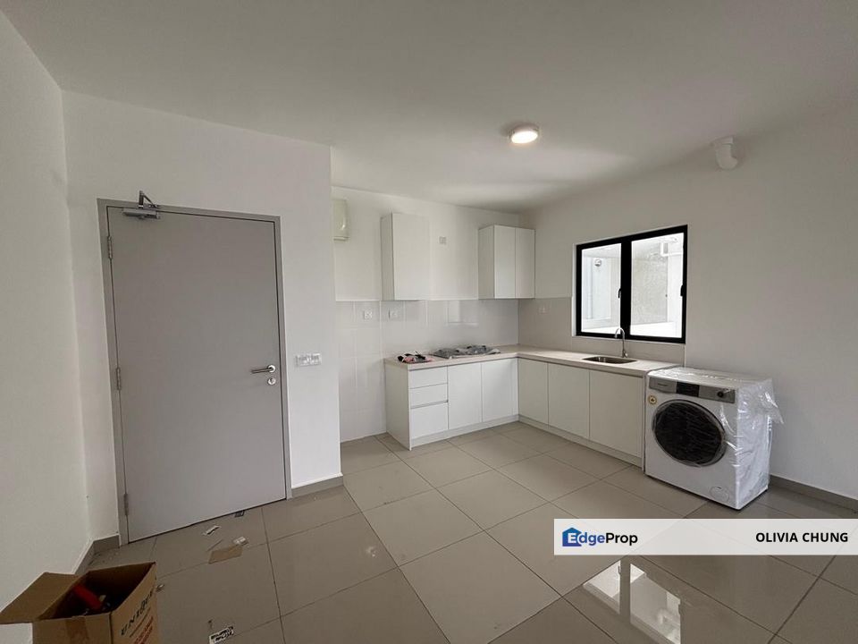 Brand New 3 rooms Huni Residence for RENT, Selangor, Setia Alam/Alam Nusantara