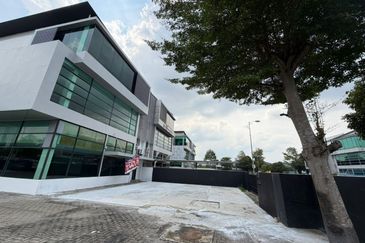 Taman Industrial Sungai Buloh (TSB Commercial Centre)