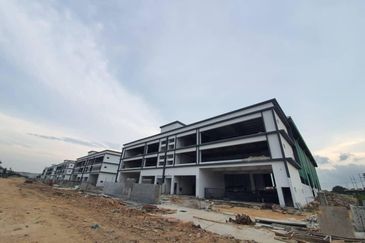 {SALE} Sunsui Industrial Park Semi-D for SALE