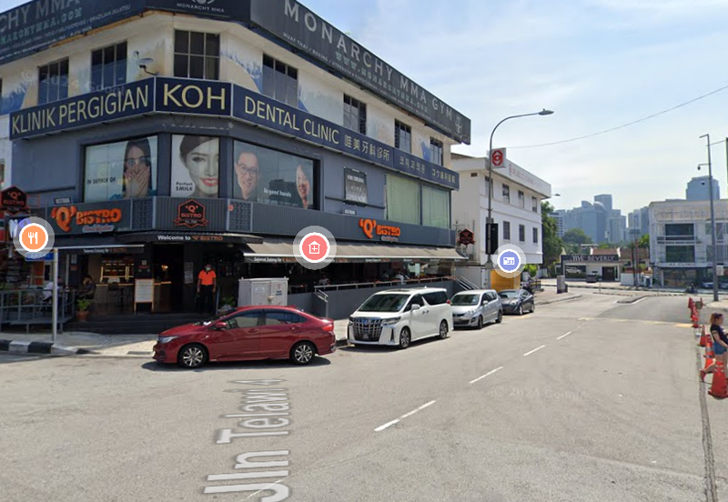 {First floor} Jalan Telawi for RENT