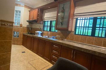 Jalan Sepah Puteri 5/12