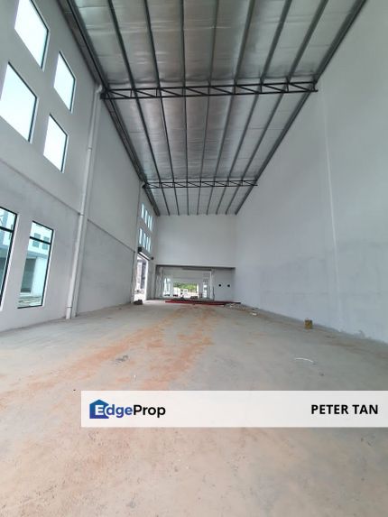 Rawang town ,new factory , ready to use . freehold facing mainroad , Selangor, Rawang